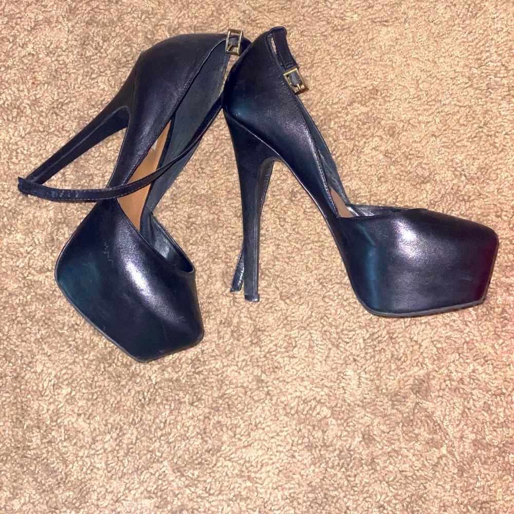 Steve Madden Black Stilettos Heels